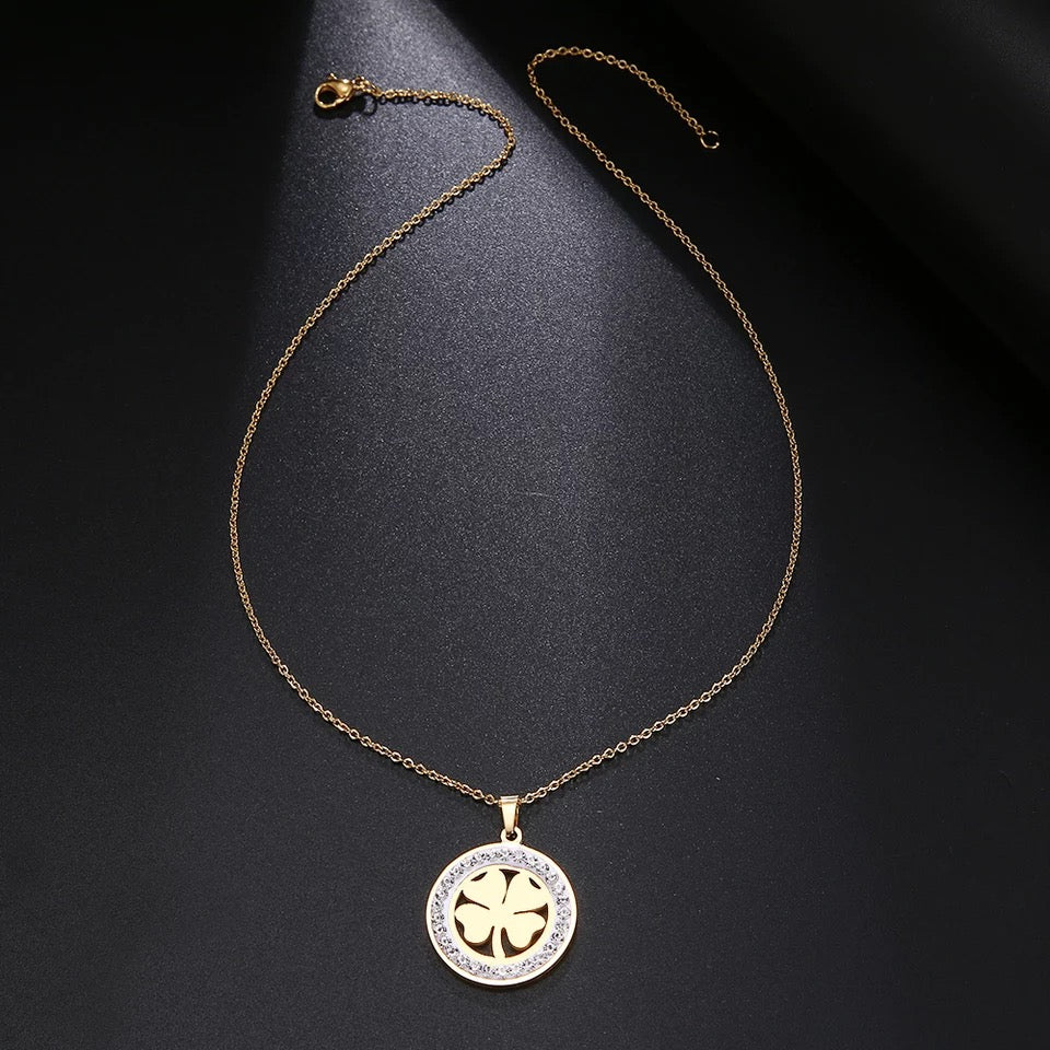 Дамско колие s детелина и цирконии – Златиста неръждаема стомана
